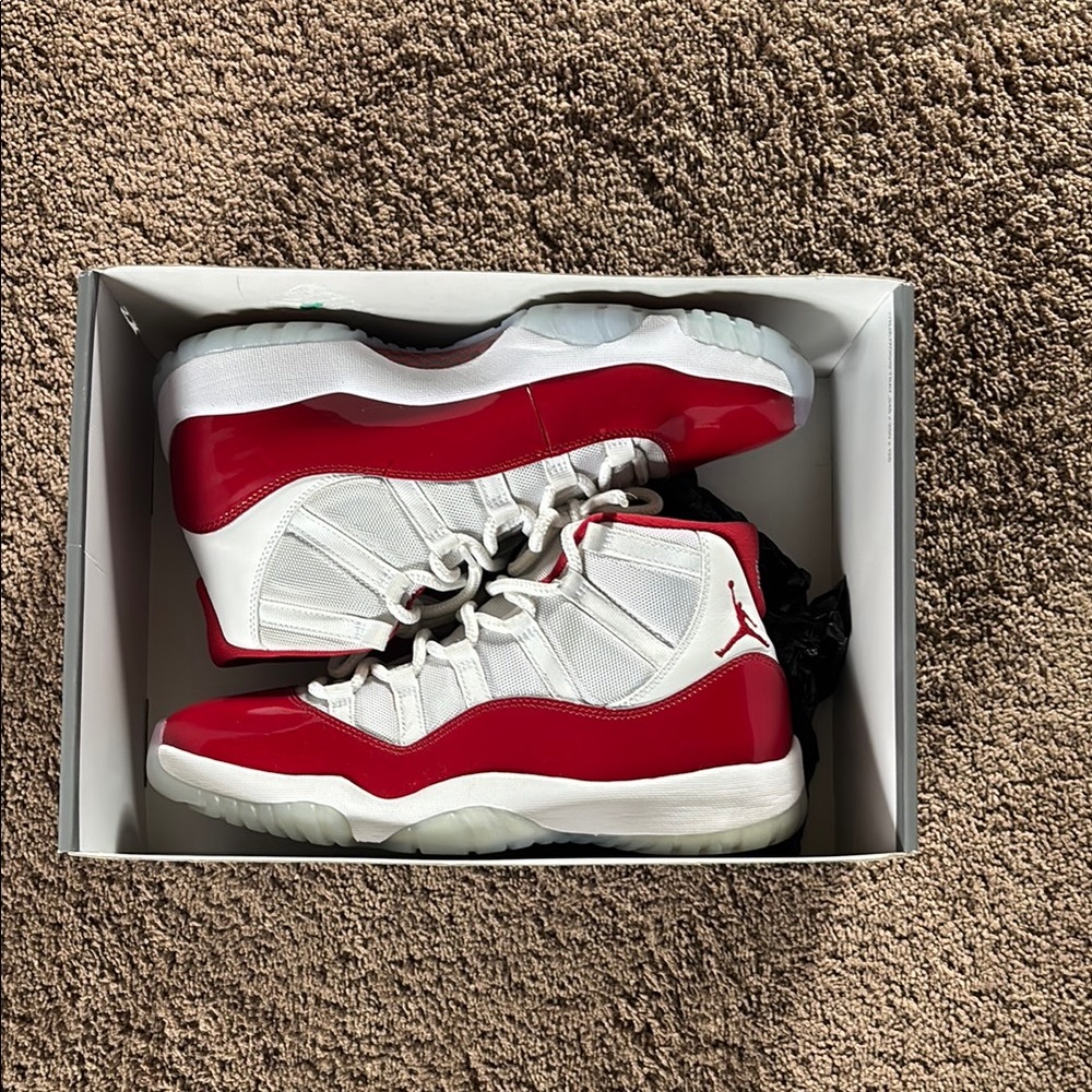 Jordan 11 Retro Cherry (2022)